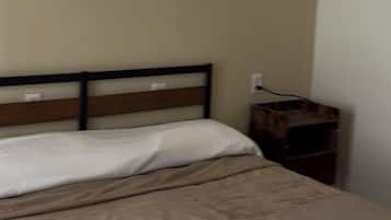 Habitación junior, vistas a la ciudad | Wifi gratis