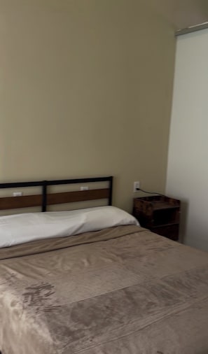Habitación junior, vista a la ciudad | Wifi gratis