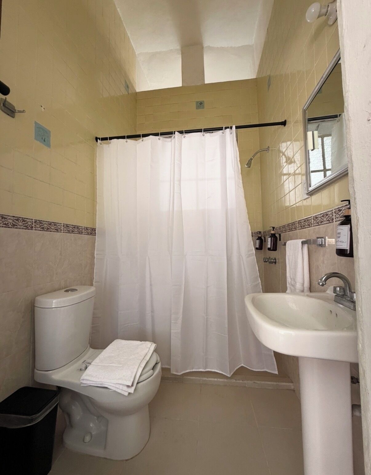 Habitación familiar doble, vistas a la ciudad | Baño
