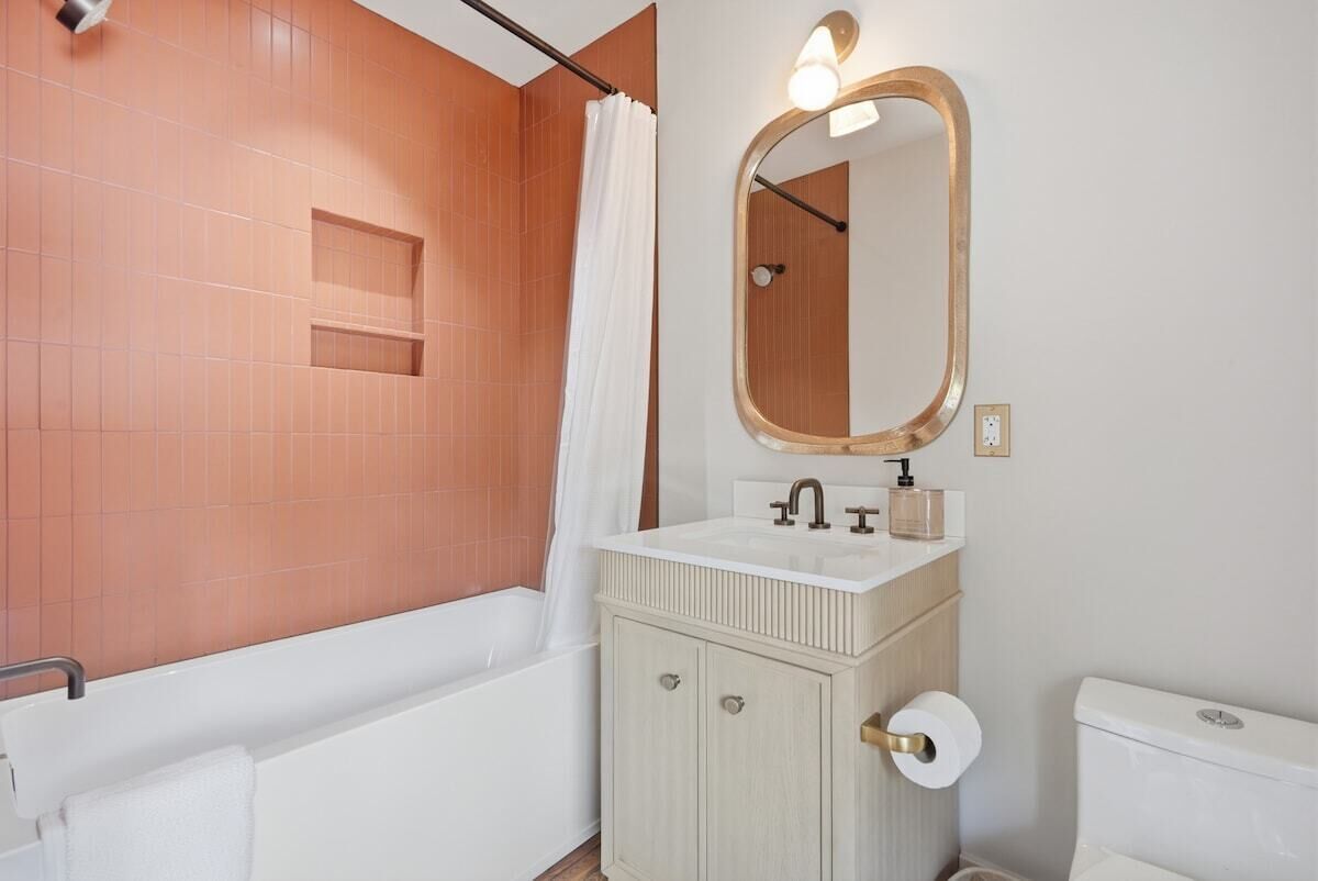 The Magnolia Suite At One 01 - Savannah, GA