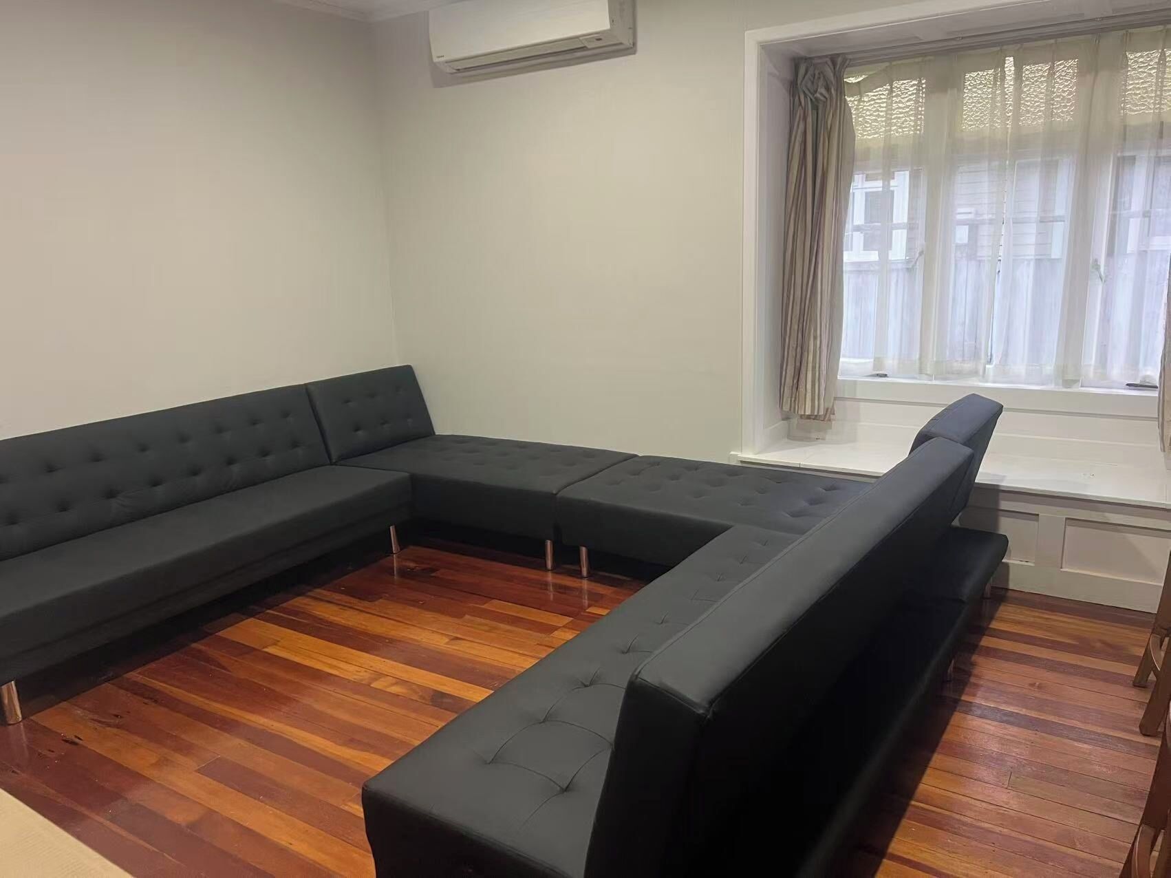 Casa, 5 habitaciones | Área de sala de estar