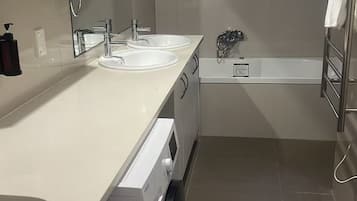 Casa, 5 habitaciones | Baño