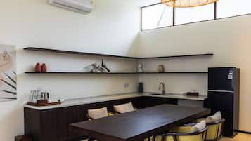 Luxury Villa, 2 Bedrooms, Private Pool, Pool View | Dining