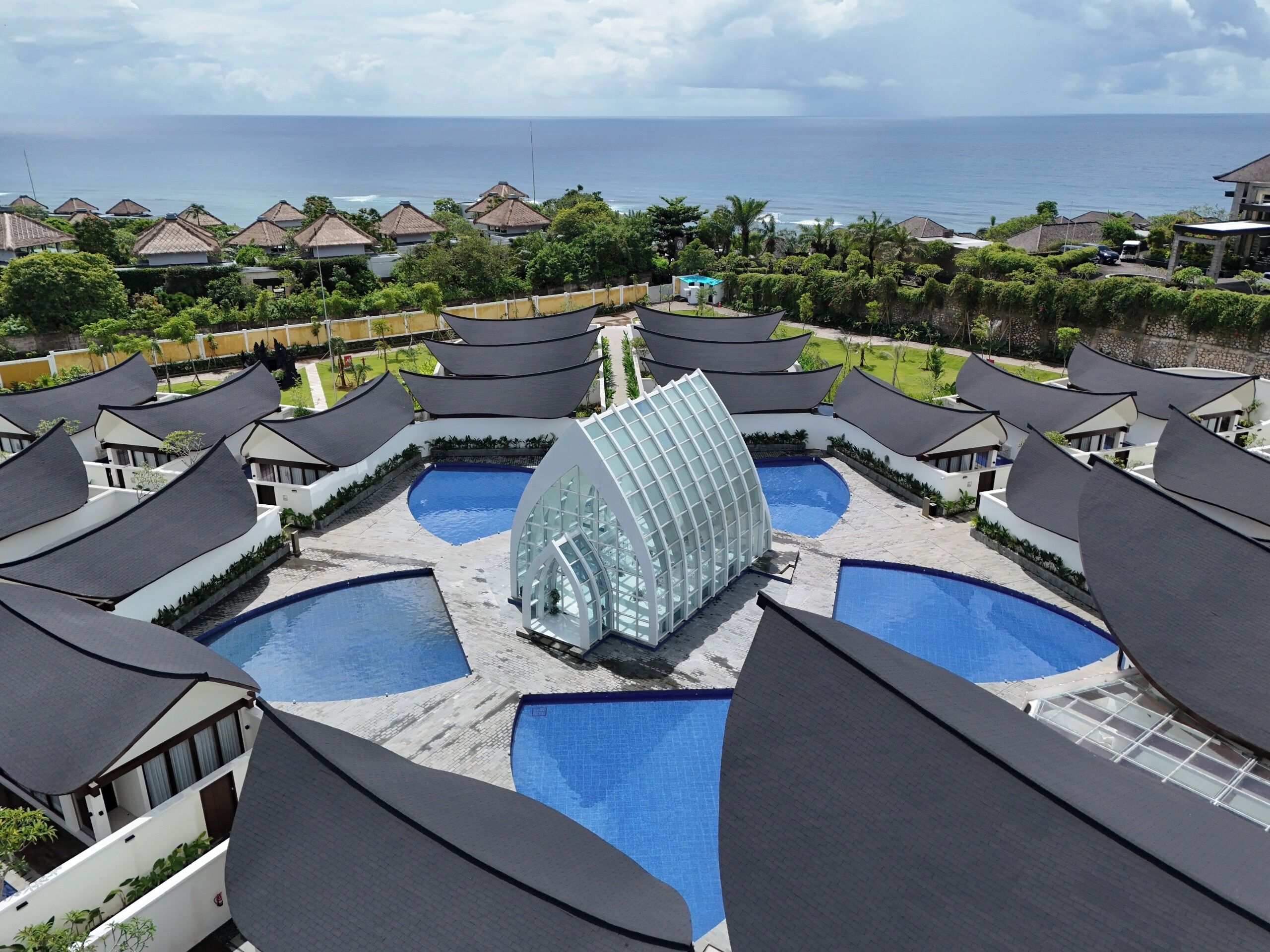 5 outdoor pools
