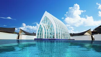 5 outdoor pools