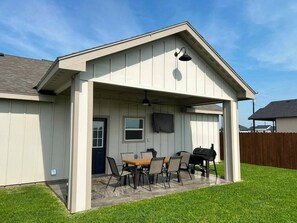 Outdoor dining - Comfortable & Cozy Home Donna, TX (Donna)