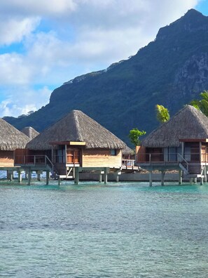 Economy bungalow, uitzicht op lagune | Exterieur