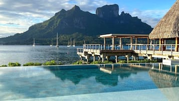 Outdoor pool, free cabanas, pool umbrellas