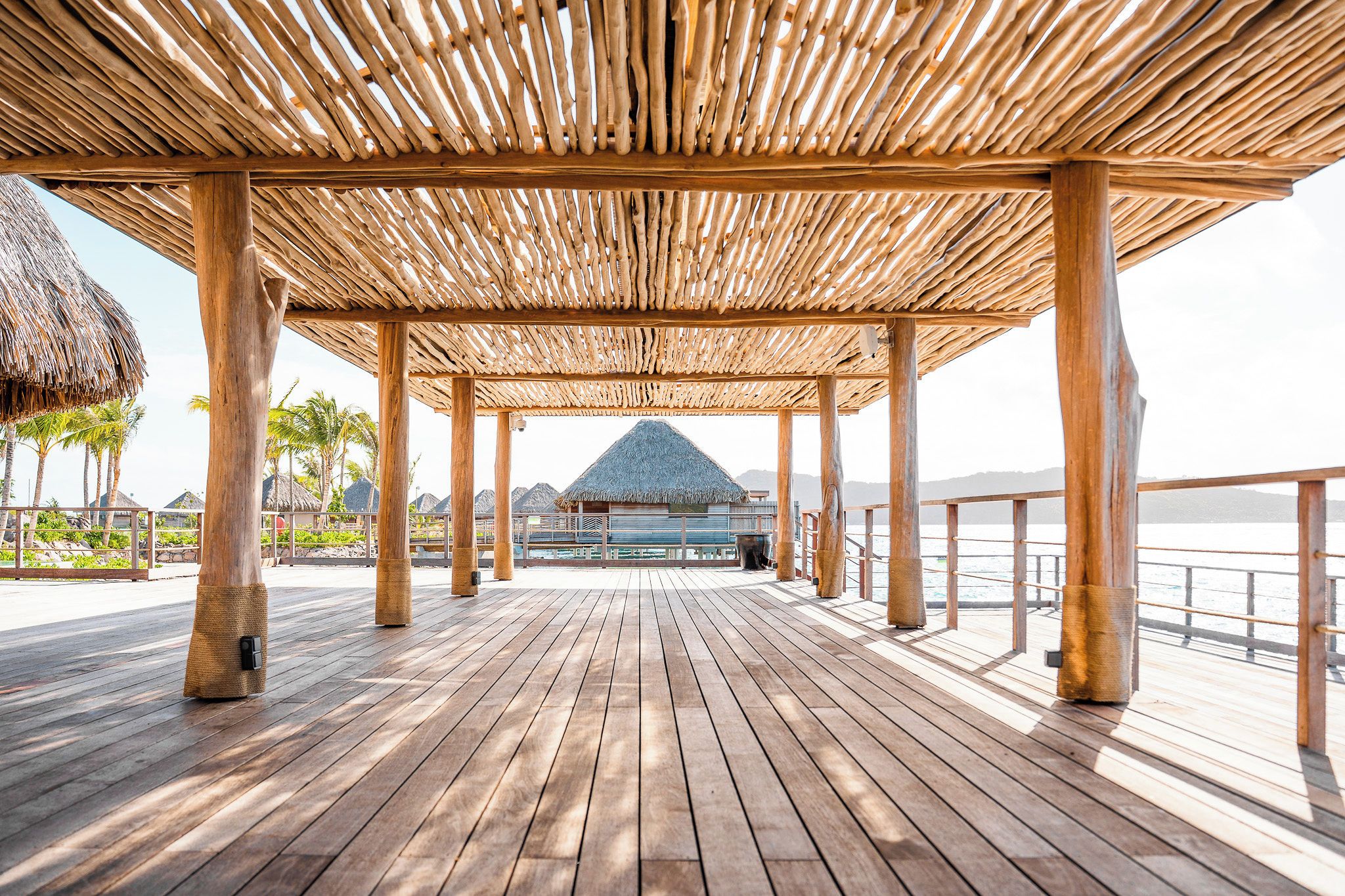 2 bars/lounges, poolside bar