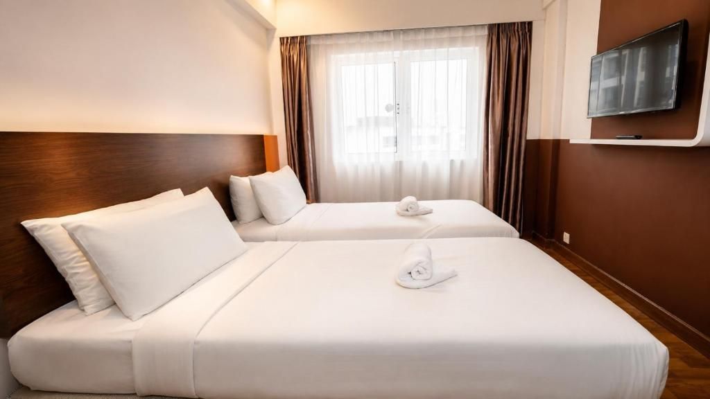 Deluxe Twin Room | In-room safe, soundproofing, iron/ironing board, WiFi (free)