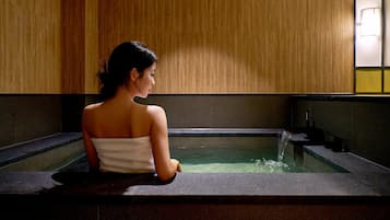 Signature Suite | Private spa tub