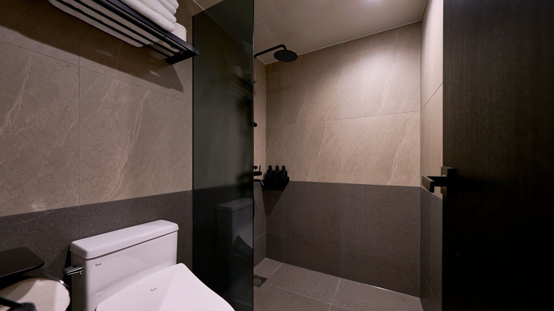 Signature Suite | Bathroom