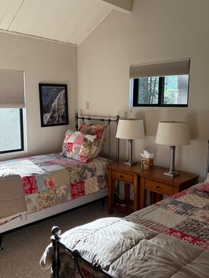 Room - Beautiful 4-bedroom house Truckee. SKI LEASE  4-5 months. from DEC. 1, 2026 . (Truckee)