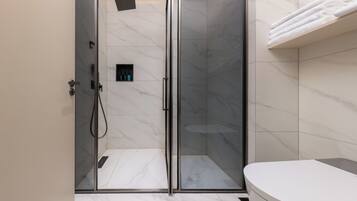 Comfort Twin Room, City View | Bathroom