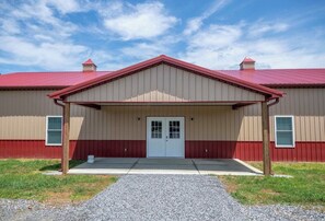 Exterior - The Bunkhouse Room 2 (Murray)