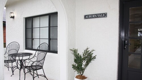 Newly Renovated 4-Bedroom Retreat in East Tamworth