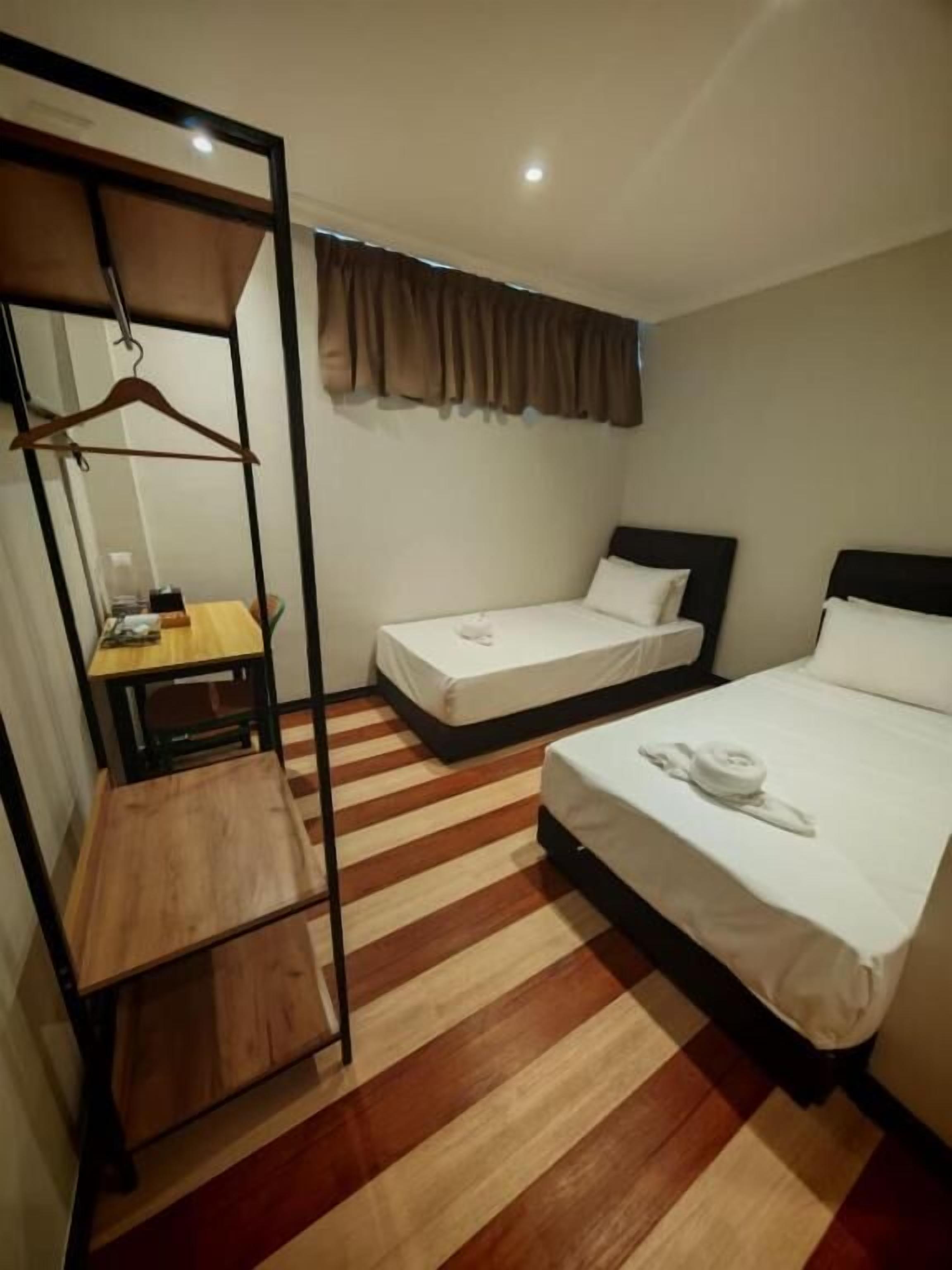 Standard Twin Room | Iron/ironing board, WiFi (free)