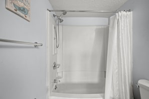 Douche, serviettes fournies