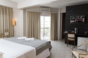 Room - Scenic Telêmaco Borba Stay with Rooftop Terrace & Garden (Telêmaco Borba)