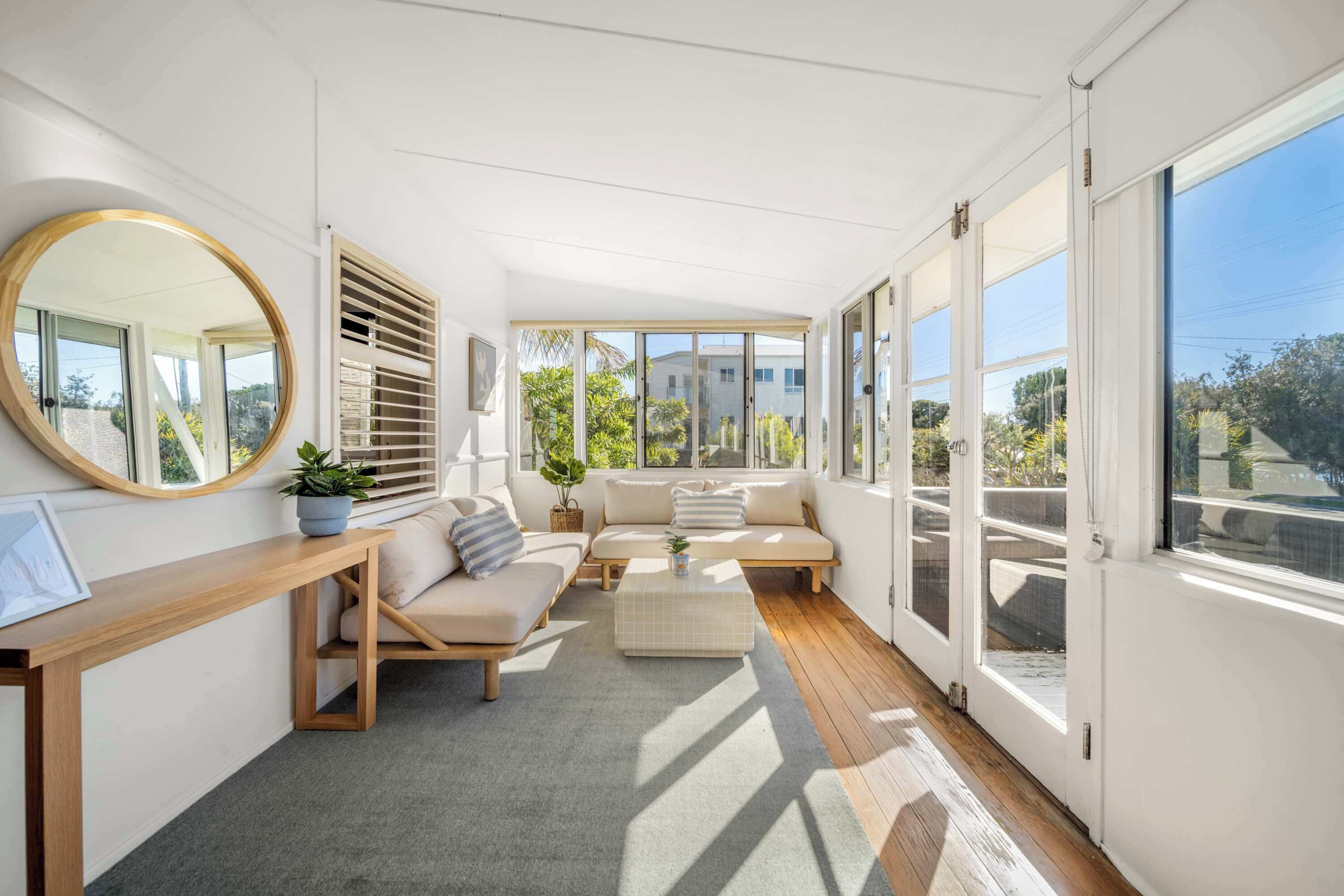 Aloha Sands - Golden Beach Escape, Dog-friendly - Caloundra