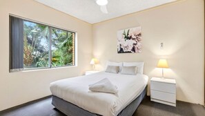 Room - Sandcastles 218 - across the street from Park Beach in Coffs Harbour (Coffs Harbour)