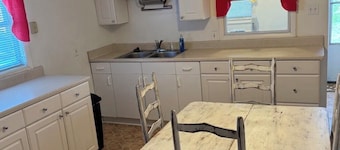 Family friendly Mountain View Cottage