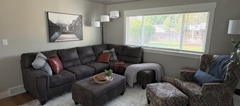 Spacious 4-bedroom, 5 bed, Family House with AC in perfect Missoula location