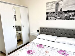Unclassified image, 4 of 29, button - A comfortable and practical apartment, ideal for work stays and exploring Siena. (sovicille)