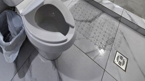 Towels, soap, shampoo, toilet paper