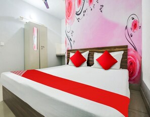 Room - Deluxe Hotel O Corner House (Ludhiana)