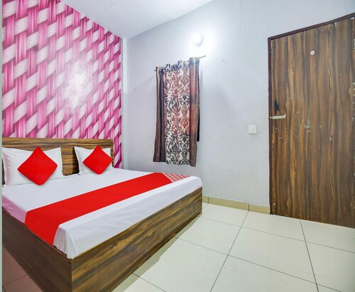 Deluxe Hotel O Corner House