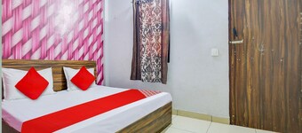 Deluxe Hotel O Corner House