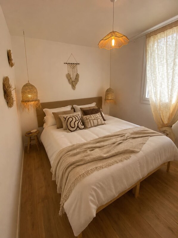 Room - Vrbo Property (Calvi)