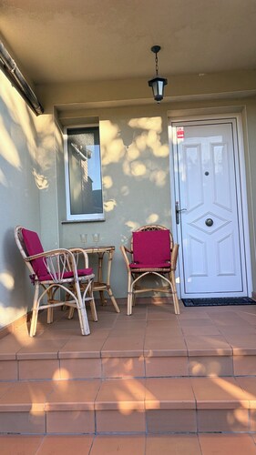 House with a View of Vineyards (Pet-Friendly)