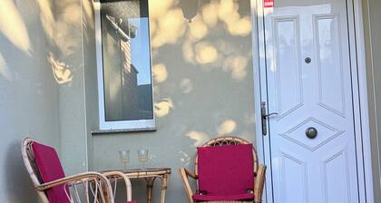 House with a View of Vineyards (Pet-Friendly)