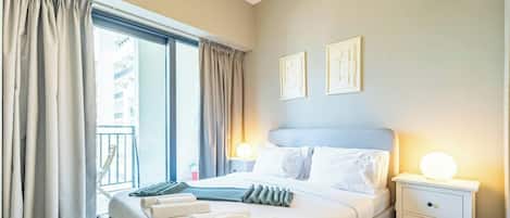 Iron/ironing board, WiFi (free), bed sheets