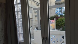 Unclassified image, 2 of 27, button - Small Studio With Balcony, Pool and Beach in 100m (Malevizi)