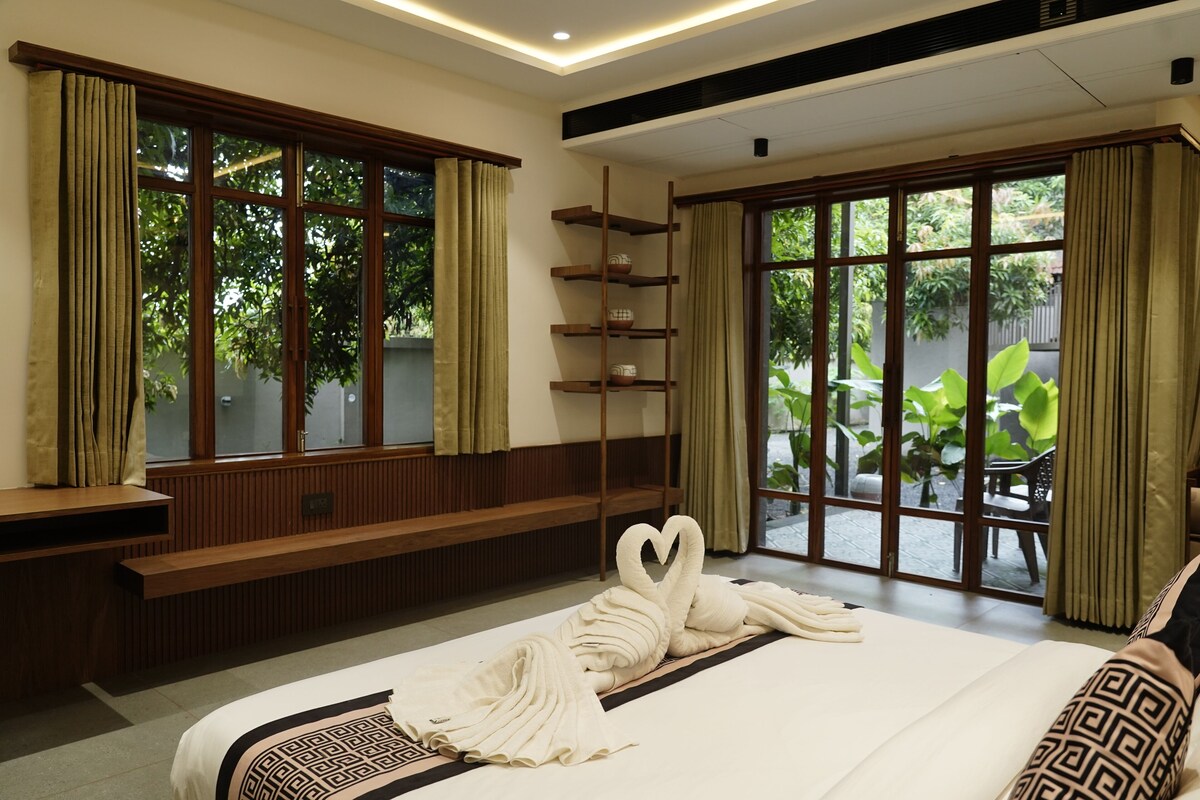 Superior Double Room, Balcony | Laptop workspace, WiFi (free)