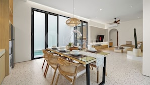 Vila, 3 quartos, vista para a piscina | Sala de jantar