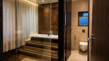 Deluxe Single Room, Balcony | Bathroom