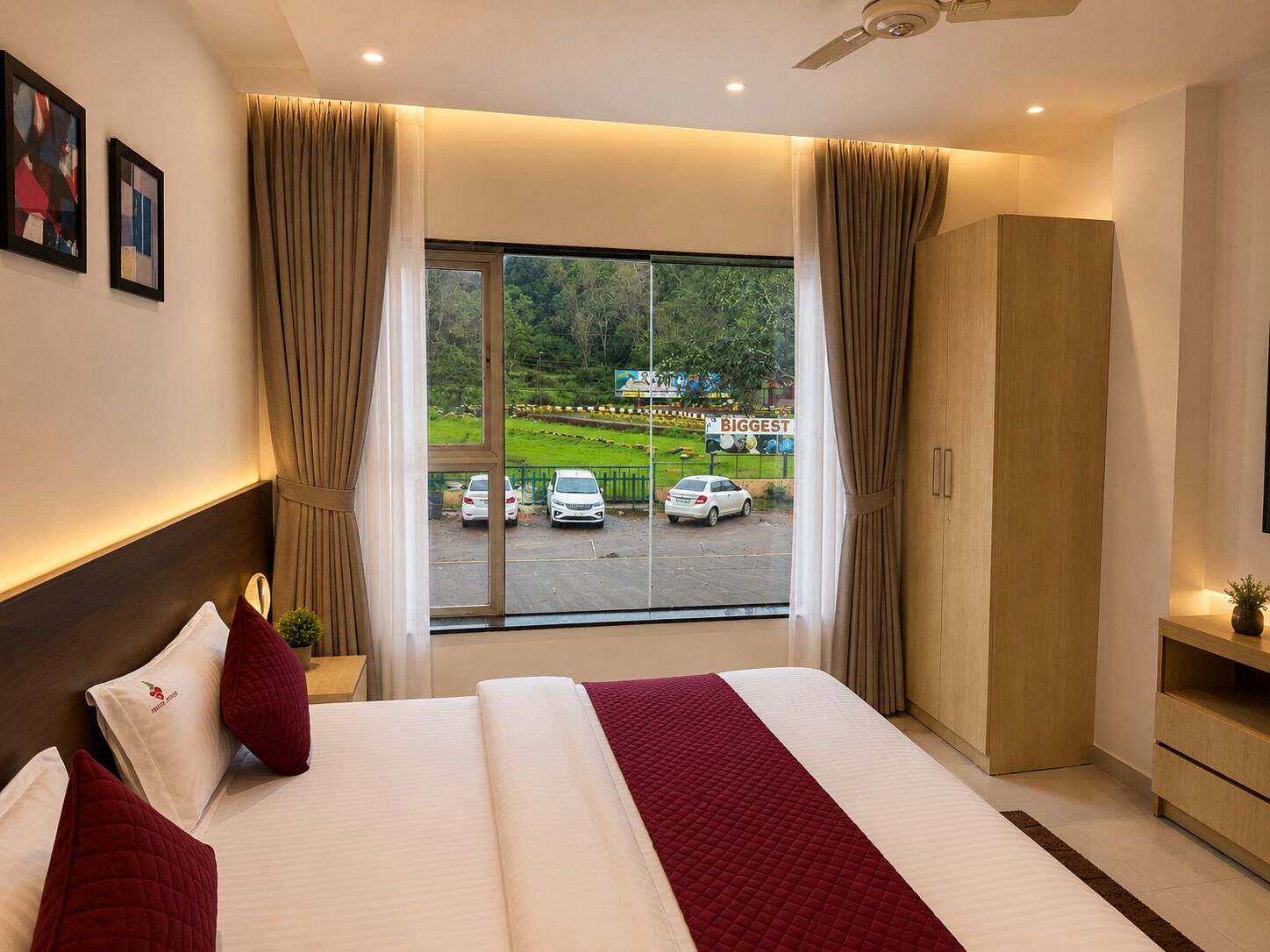 Comfort Room, Balcony, Garden View