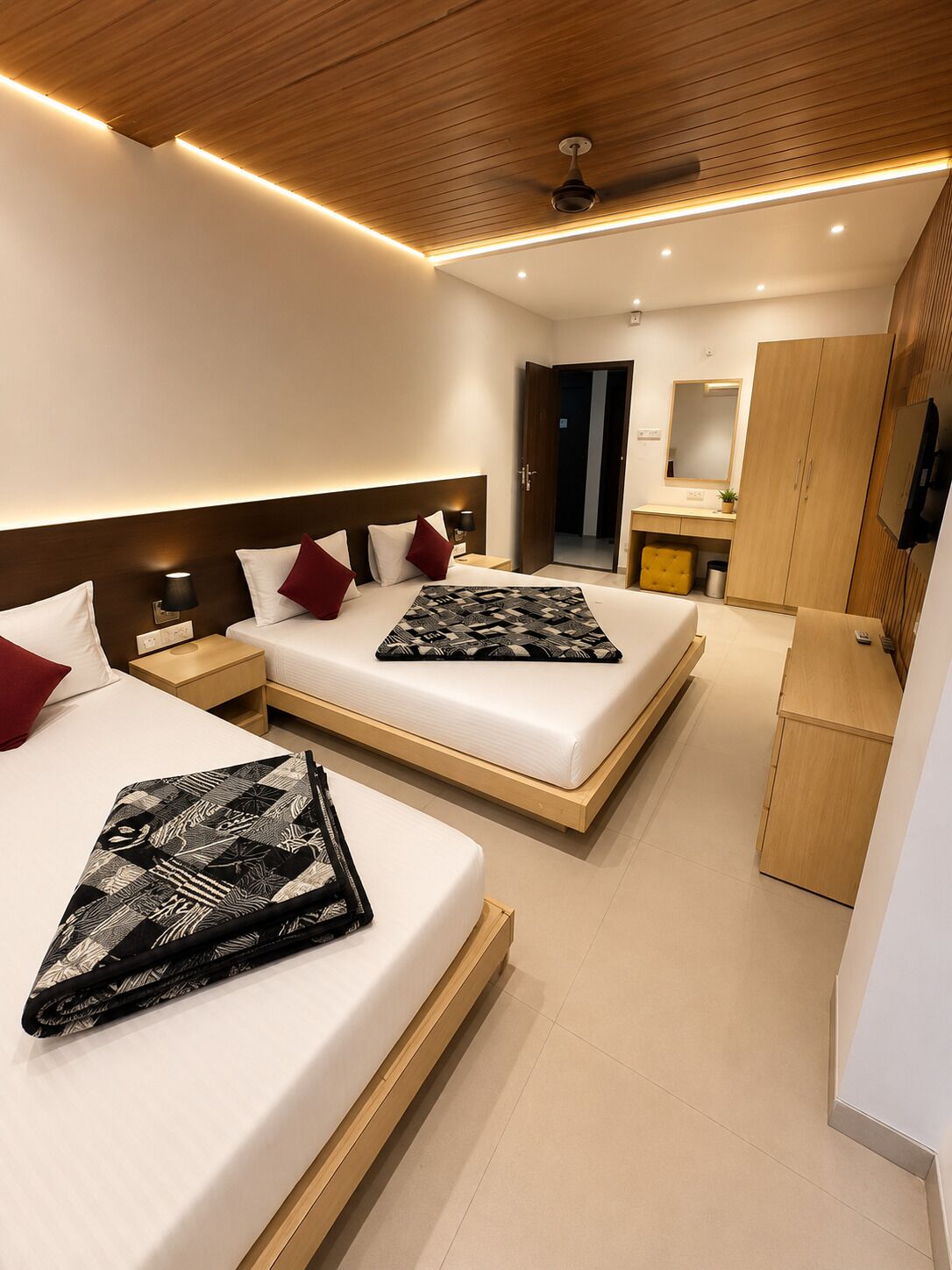 Superior Suite, Balcony | Bathroom