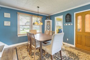 Dining - Walk to Beach! Luna Pier Haven w/ Yard & Views (Luna Pier)