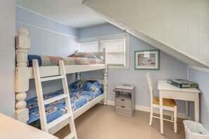 Room - Walk to Beach! Luna Pier Haven w/ Yard & Views (Luna Pier)