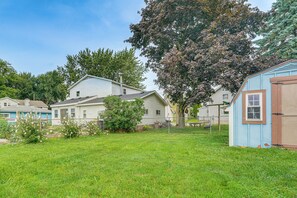 Exterior - Walk to Beach! Luna Pier Haven w/ Yard & Views (Luna Pier)