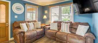 Walk to Beach! Luna Pier Haven w/ Yard & Views