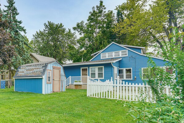 Exterior - Walk to Beach! Luna Pier Haven w/ Yard & Views (Luna Pier)