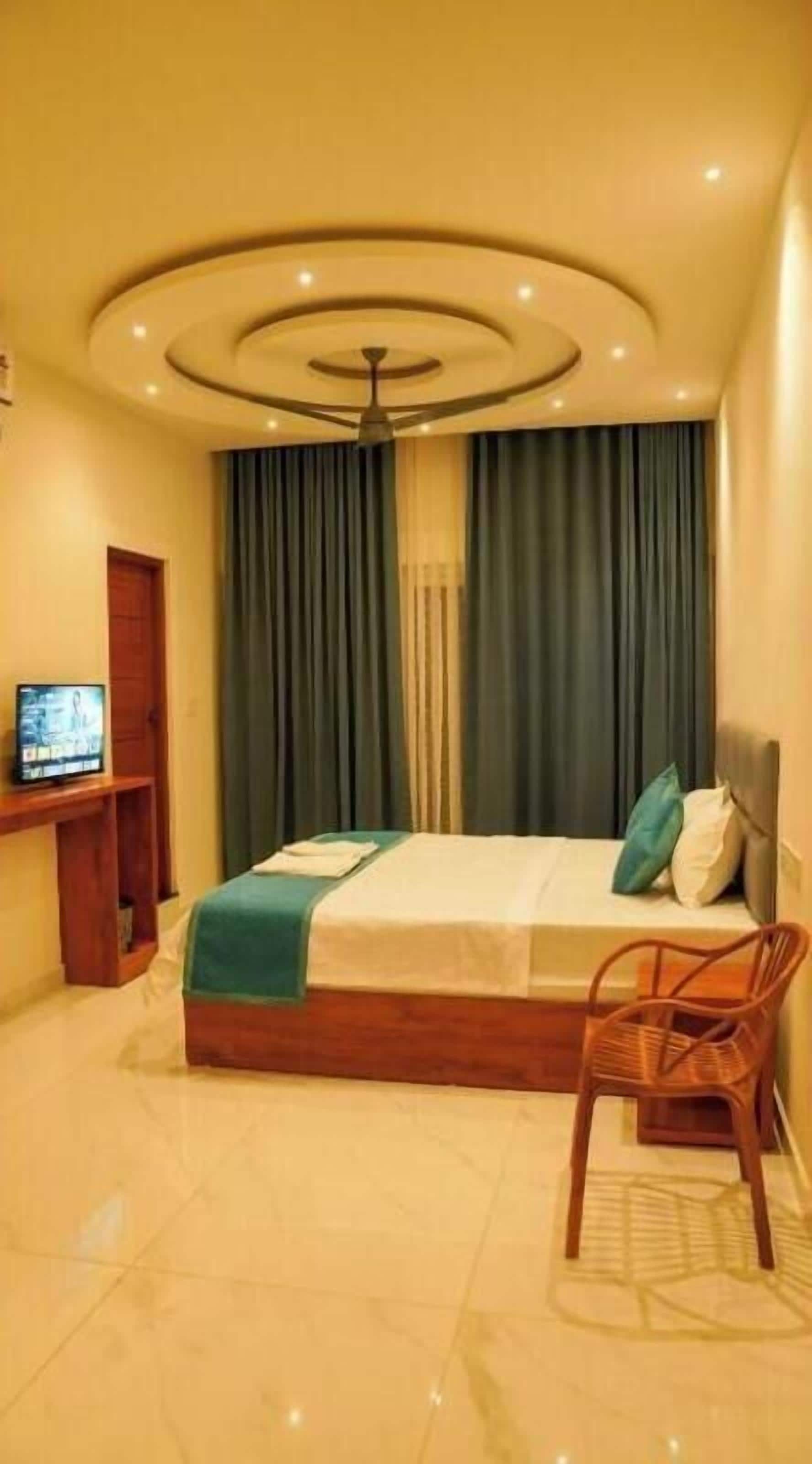 308 Standard Queen Room With Balcony | Free WiFi