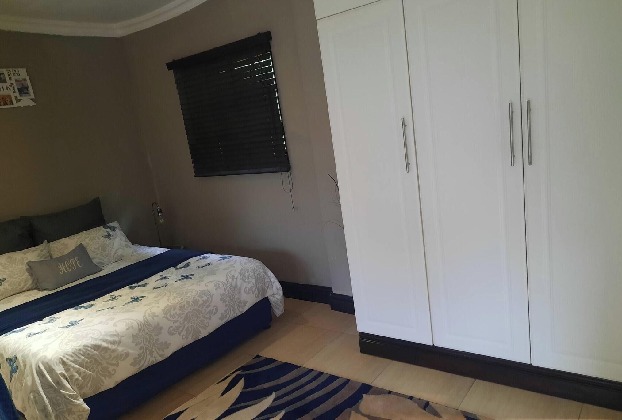 1 chambre, fer et planche à repasser, accès Internet, draps fournis