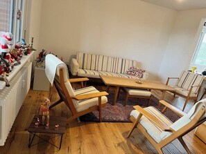 Living area - Green Basel Home - 5 beds free parking (Binningen)